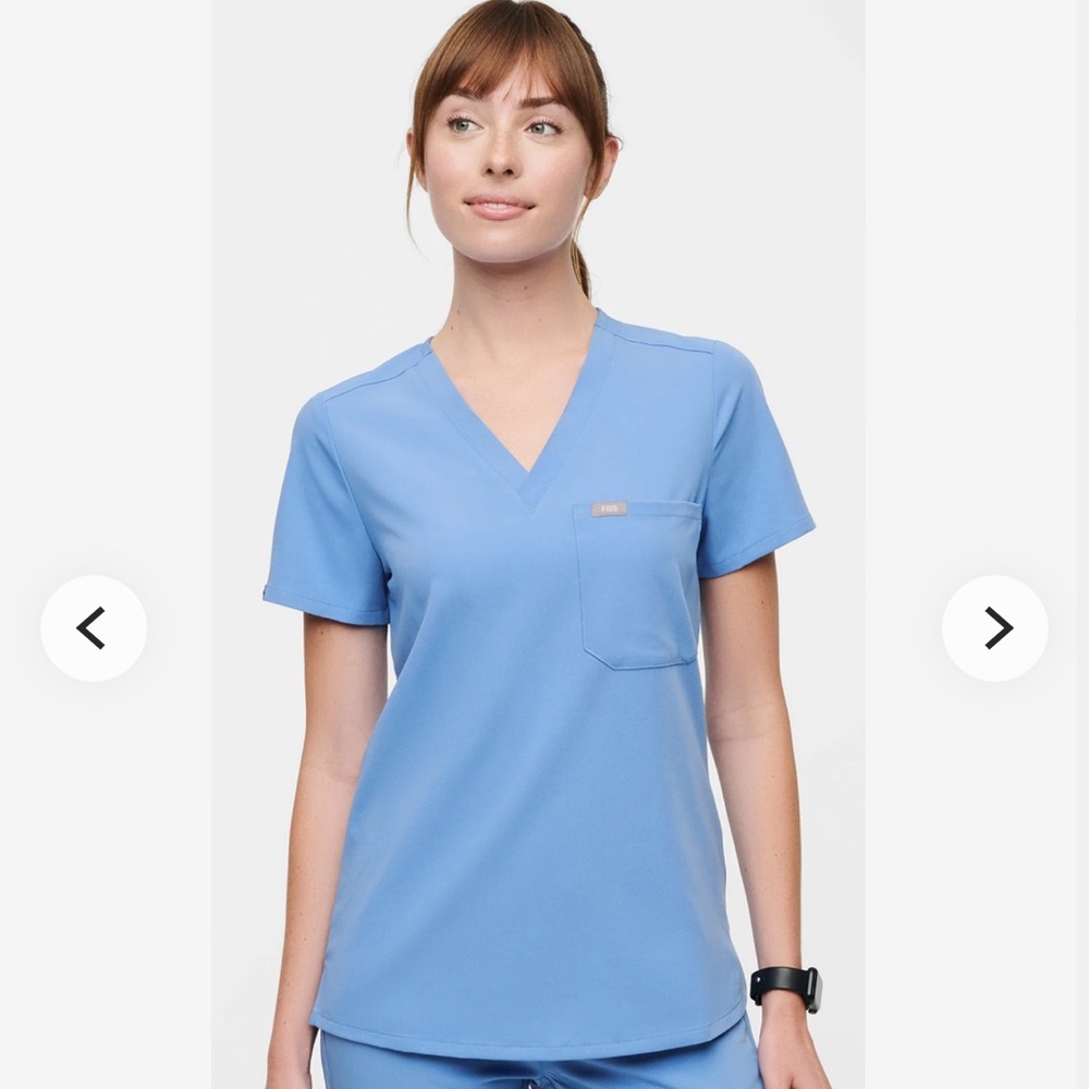 Figs Women's Catarina One-Pocket Scrub Top™ in Ceil Blue